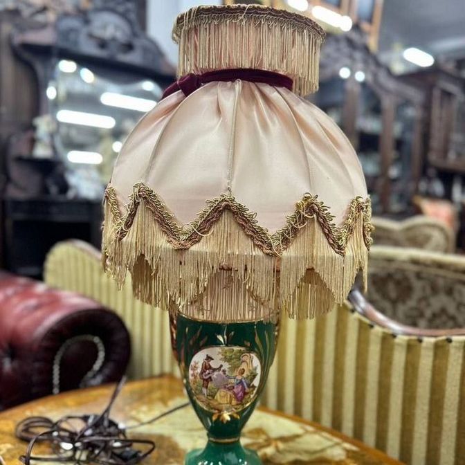 Винтажная настольная лампа