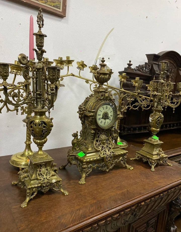 Каминный комплект часы и канделябры