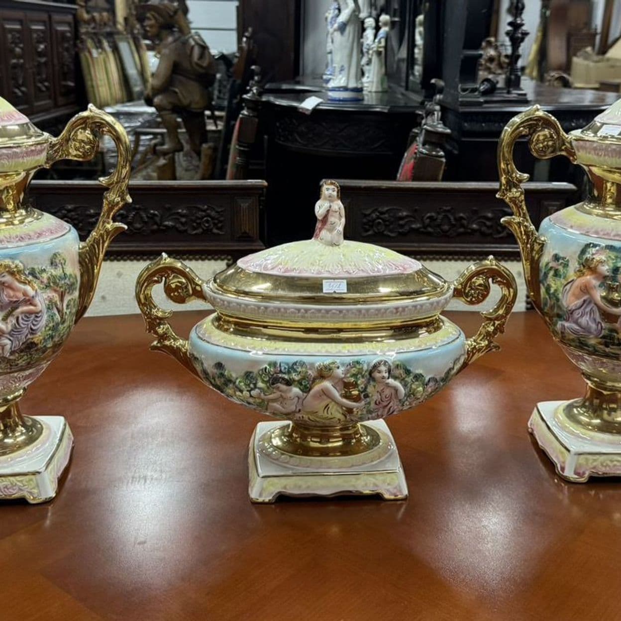 Комплект фарфоровых ваз от Capodimonte
