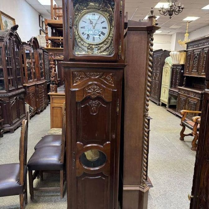 Старинные напольные часы