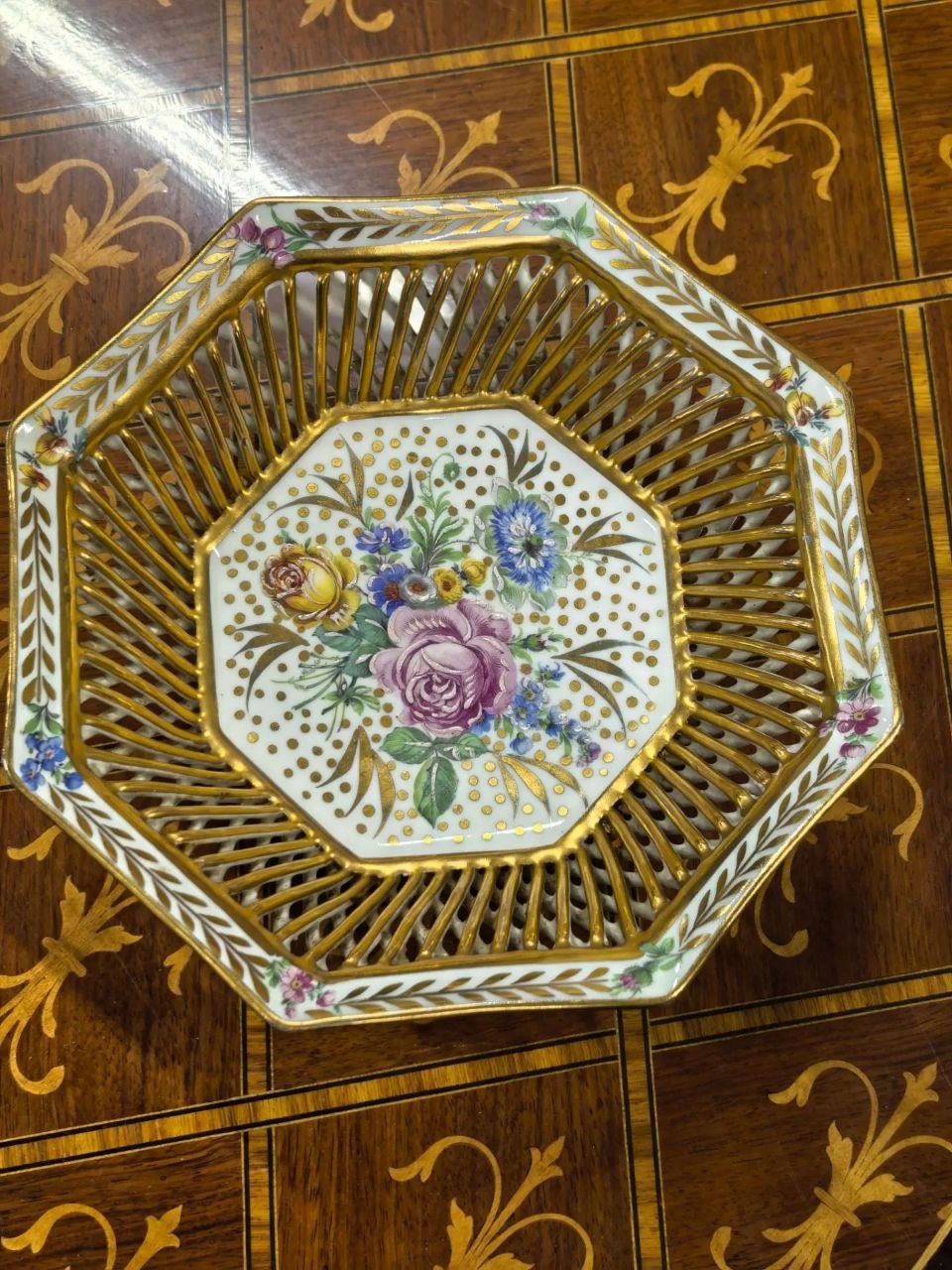 Антикварная ажурная конфетница (сухарница) Limoges, Франция