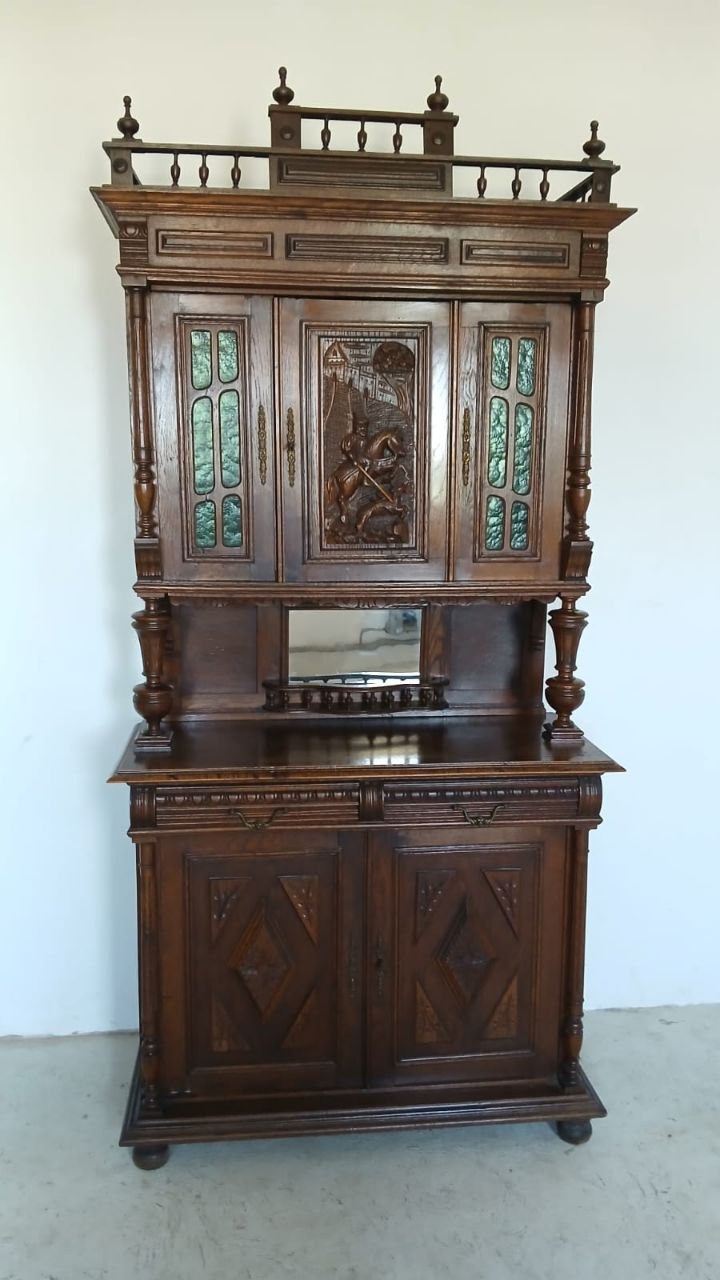 Антикварный буфет с витражами (XIX век)