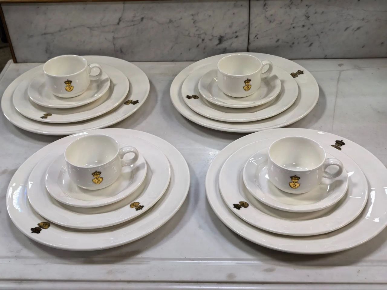 Коллекционный столовый сервиз Villeroy & Boch (Люксембург) на 4 персоны, 16 предметов