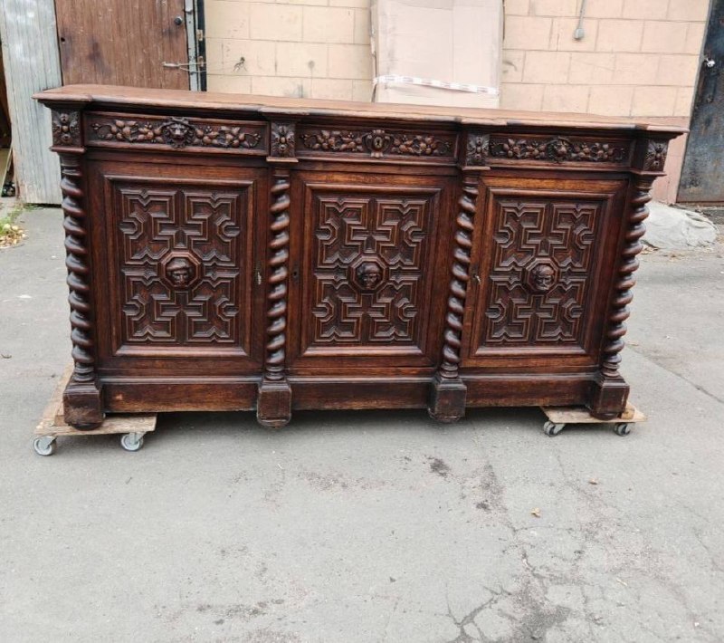Антикварный комод (дрессуар) в стиле Неоренессанс, XIX в.