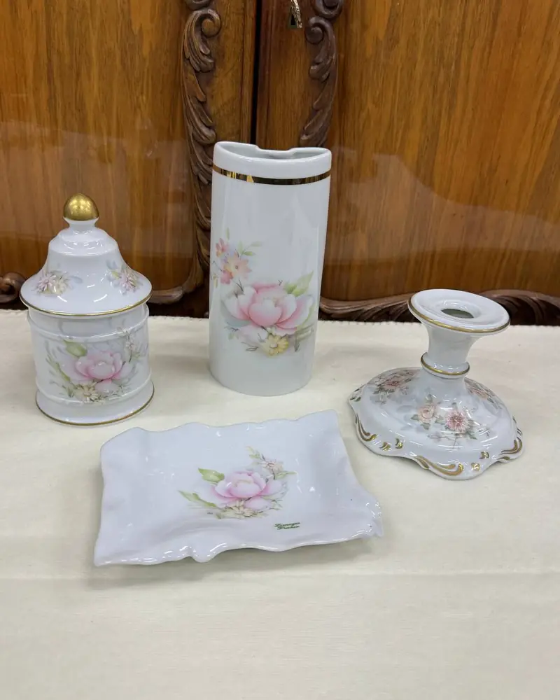 Винтажный туалетный гарнитур Limoges France «Selection Gilis», 4 предмета