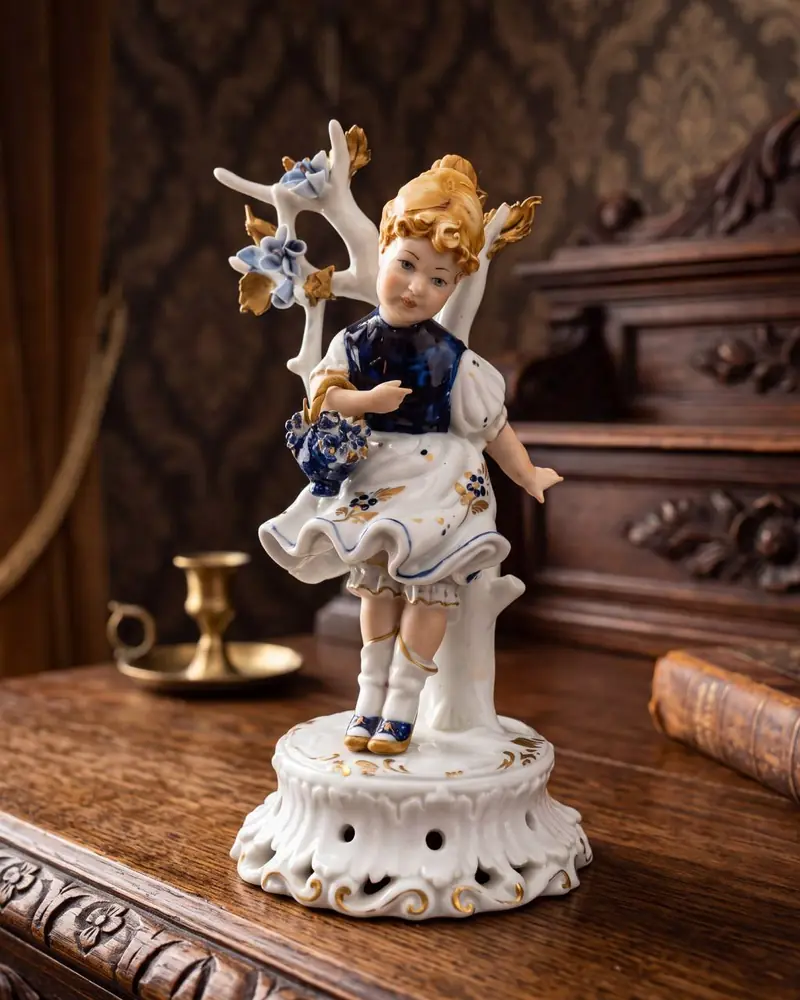 Фарфоровая статуэтка Capodimonte (Edoardo Tasca) Италия